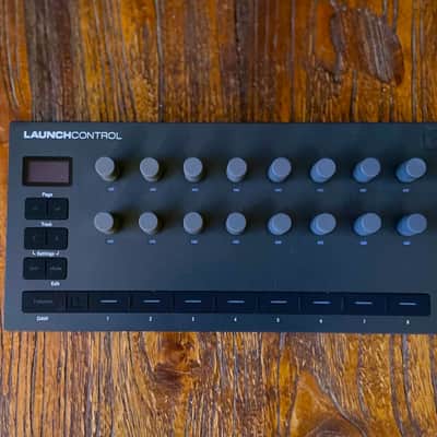 Novation Launch Control 3 MIDI DAW Controller 2026 - Present - Black image 1