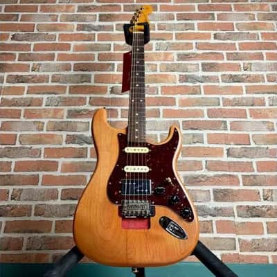 FENDER - MICHAEL LANDAU COMA STRAT + ETUI ET ACCESSOIRES image 4
