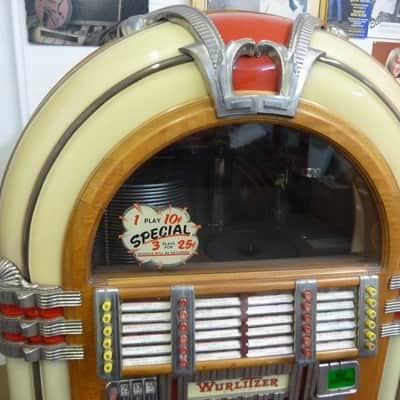 Holy Grail of all Jukeboxes 1946 Wurlitzer 1015 Bubbler, all original image 6