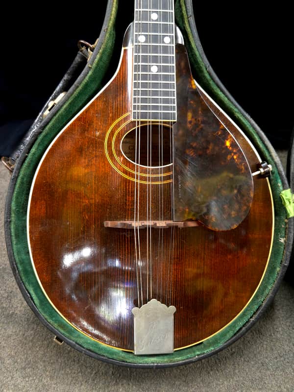 1920 Gibson A‑2 Mandolin – Serial 61768 / FON 11339 – Vintage Oval‑Hole Collector Piece image 1