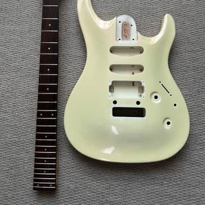 ヴィンテージ　AriaProⅡ WR503 THE Warrior Aria Pro II WR-503 Warrior Series 1980s White S-S-H superstrat