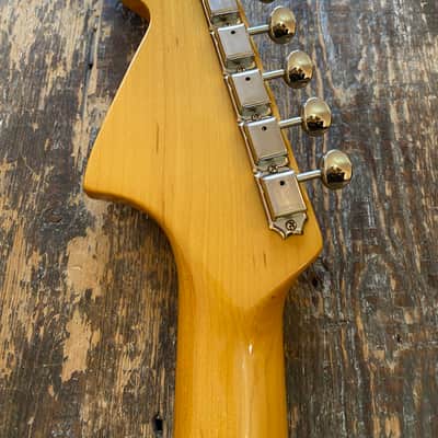 Fender Jaguar 1966 Reissue CIJ R-Serial 2004-2005 Three Tone Sunburst image 14