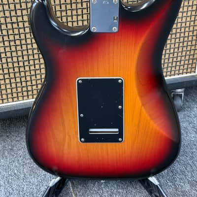 Fender Highway One Stratocaster with Maple Fretboard 2006 - 2011 - 3-Color Sunburst image 9
