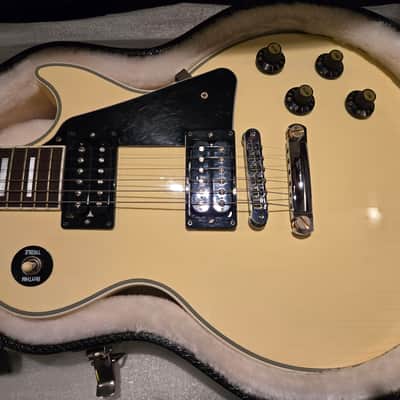 Gibson Les Paul Custom Classic Maple Top with Maple Fretboard 2012 - 2013 - Alpine White image 2
