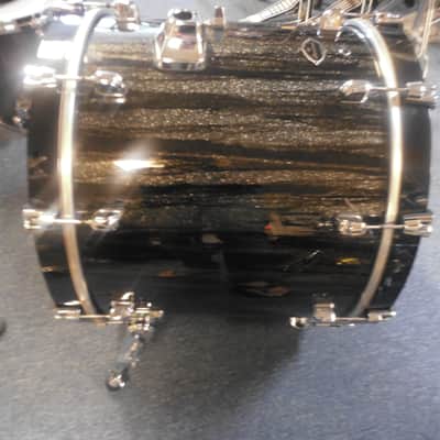 Tama starclassic performer bubbinga 22 dia by 17 bass drum image 6