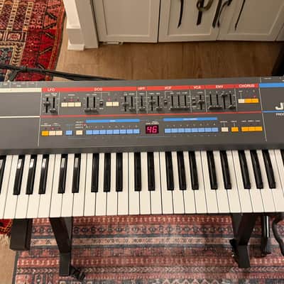 Roland Juno-106 61-Key Programmable Polyphonic Synthesizer 1984 - 1985 - Black