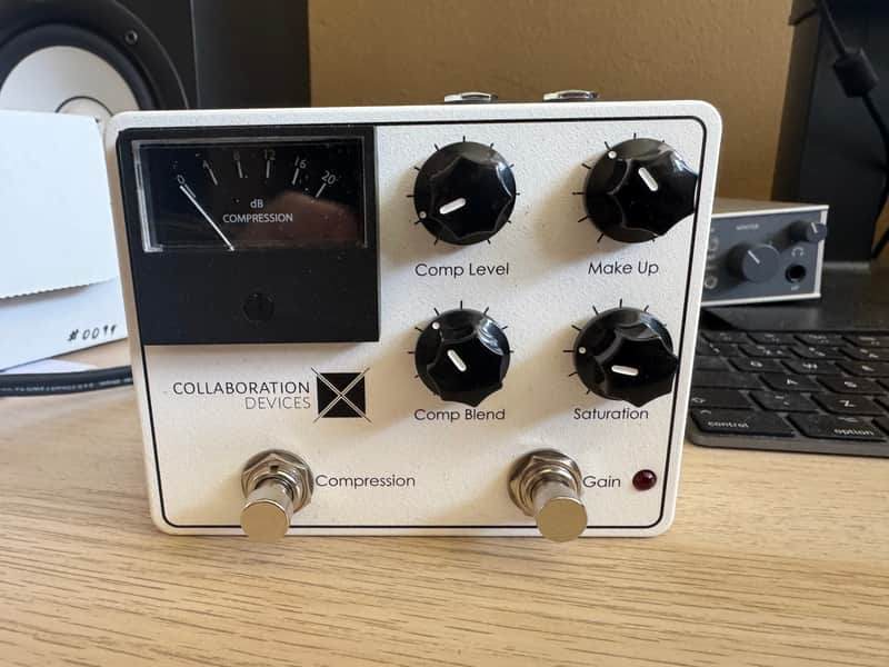 Collaboration Devices Compressor 2025 - White image 1