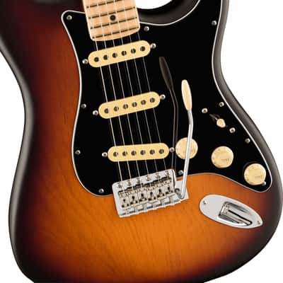 Fender Limited Edition American Performer Pine Timber Stratocaster, Maple Fingerboard, 2-Color Sunburst w/ Deluxe Gig Bag image 2