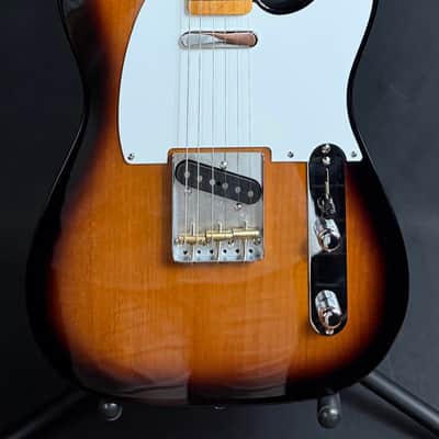 Fender Vintera II '50s Nocaster Electric Guitar 2-Tone Sunburst Finish w/ Gig Bag