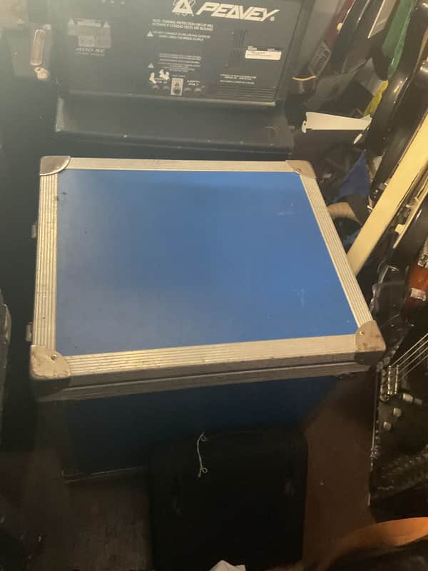Road Ready 8 Mount Rack Case - Blue image 1