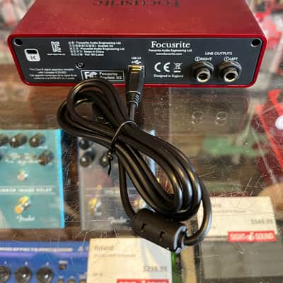 Focusrite Scarlett 2i2 USB 2.0 Audio Interface 2011 - 2016 - Red / Black image 2