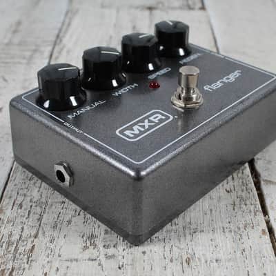 MXR M117R Flanger Pedal Electric Guitar Flanger Effects Pedal image 5