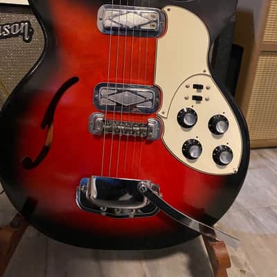 1968 Silverton Model 319 (14539) Semi-Hollow Body - Sunburst image 3