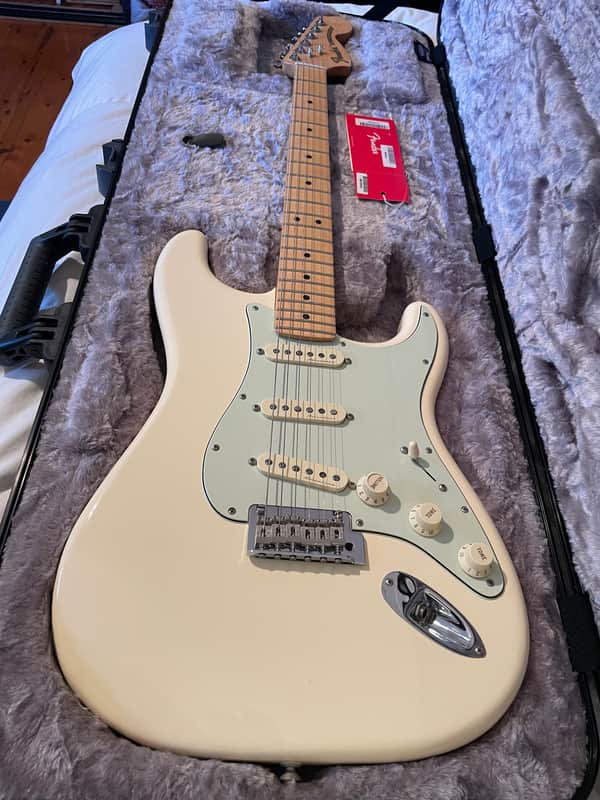 2020 Fender Roadhouse Deluxe Olympic white