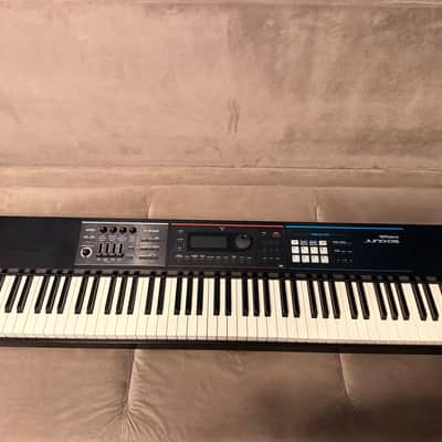 Roland Juno DS88 Synthesizer with Softcase
