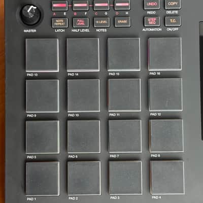 Akai MPC Live II Standalone Sampler image 3