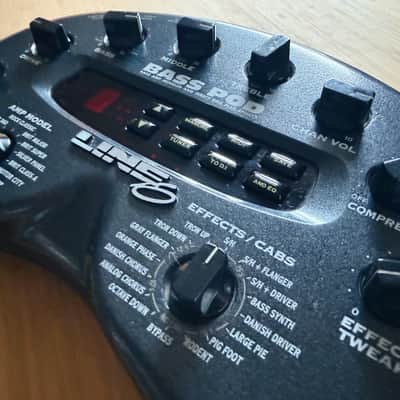 Line 6 Bass POD Multi-Effect and Amp Modeler — Excellent — Original Power Supply image 2