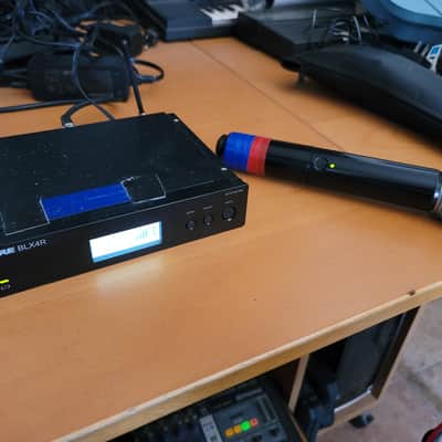 Shure BLX4R H8 Wireless Receiver 518-542 MHz w/ Handheld Mic image 6