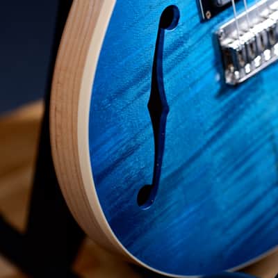 PJD Guitars Carey Elite 2023 - Royal Blue Burst image 3