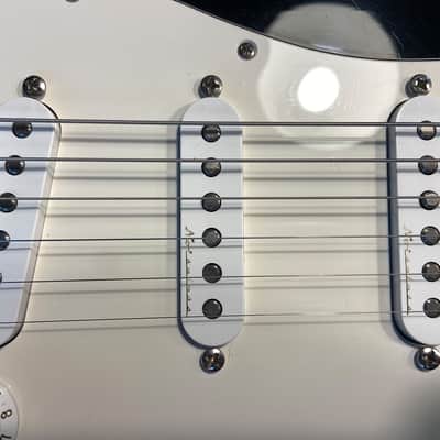 Fender Eric Clapton Stratocaster “Blackie” – USA – Maple Neck – Original Case – Excellent Condition image 6
