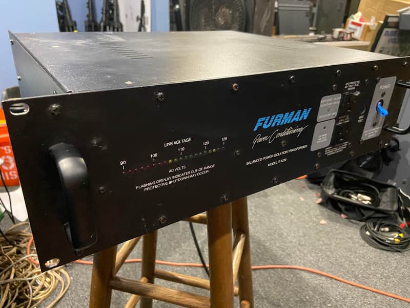 Furman balanced power isolation transformer IT-1230 2000 Black image 1