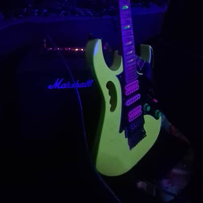 Ibanez JEM777DY Desert Yellow – 1988 First Generation Steve Vai Signature – Disappearing Pyramid Inlays – Original Pink Logo Ibanez Case image 24