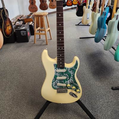 Used 2014 Fender American 60th Anniversary Stratocaster w/ 2014 AVRI Strat Neck + Upgrades - Vintage White w/ Case image 2
