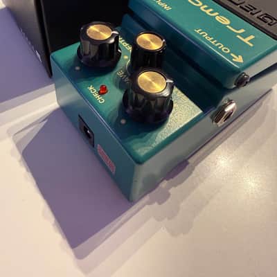 Boss TR-2 Tremolo image 3