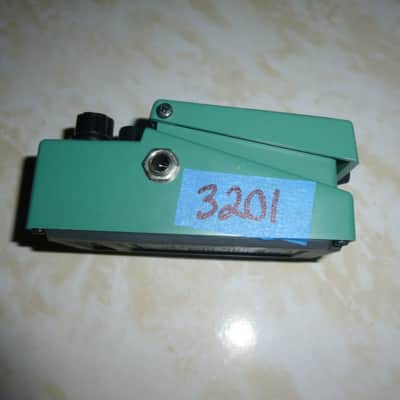 Boss TR-2 Tremolo (Silver Label) 1997 - Present - Green image 5