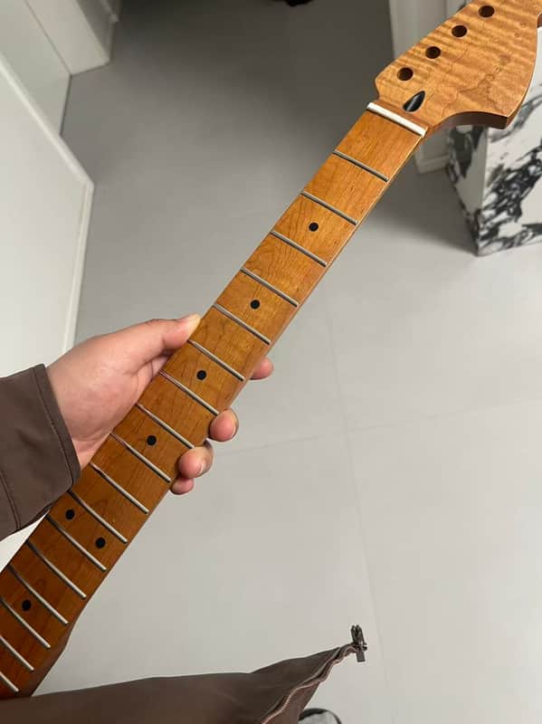 Round End stainless steel 22frets Large headstock Round End stainless steel 22frets Roasted flame Maple guitar neck 25.5inch hole 10mm  Satin image 1
