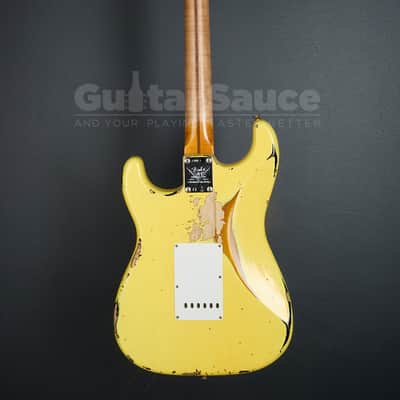 Fender Custom Shop Limited 70th anniversary 54 Stratocaster Heavy Relic 2025 - Candy Yellow Over 2 Color Sunburst (COD 2186NG) image 14