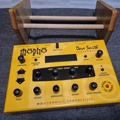 Dave Smith Instruments Mopho Desktop Monophonic Synthesizer 2008 - 2016 - Yellow