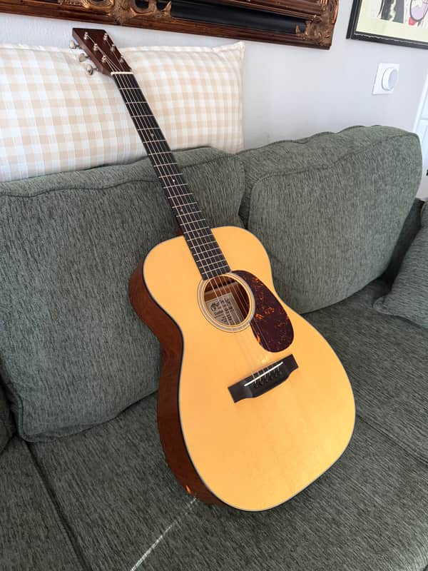 Martin Custom Shop 00-18 “The Podium”