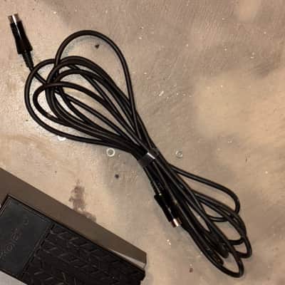 Excellent Roland V-Bass +GK2B pickup +original cables and manual image 3