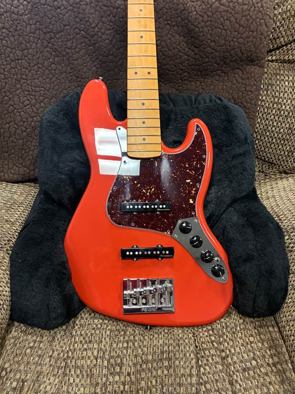 Fender Jazz Bass Player Plus Series 2021 - Fiesta Red