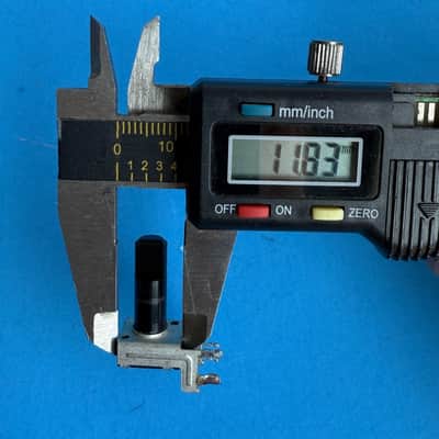 CRATE GX-15 GFX-15 Guitar Amplifier Part: D-Shaft 3-Pin Potentiometer A10K Pot image 8