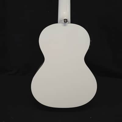 Lanikai Julia Michaels White Pearl Tenor Signature Acousic Electric Ukulele w/i ag image 4