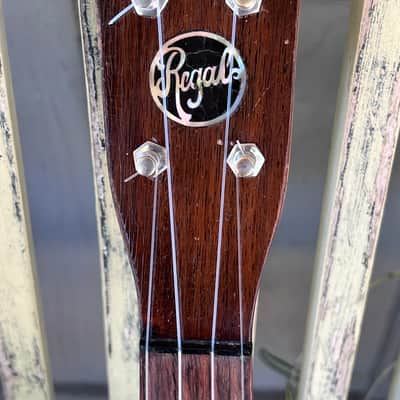 Regal / Lyon & Healy Deluxe mahogany Soprano 1920s - Vintage patina image 3