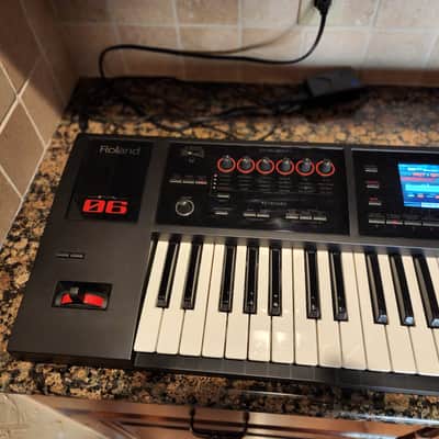 Roland FA-06 61-Key Music Workstation 2014 - Present - Black Bild 1