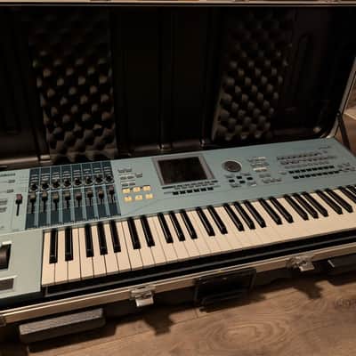 Yamaha Motif XS 6 Synthesizer Workstation - Excellent Condition with SKB Case
