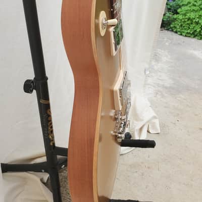 Gibson Les Paul Tribute T 2017 - Satin Gold Top image 4