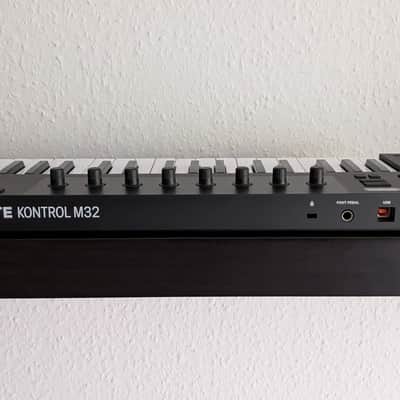 Native Instruments Komplete Kontrol M32 2019 - Black image 2