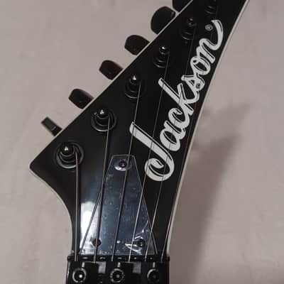 Jackson JS 32 King V Flying V-FR Electric Guitar - White/Black Bevel image 8