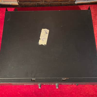 Crown XLS 202 2-Channel Power Amplifier image 4