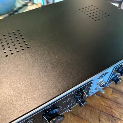 Universal Audio 2-610 Dual Tube Preamps - Amazing Condition! image 3