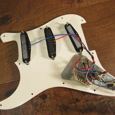 Unbranded Loaded Strat Pickguard 3 Single Coil PUs White NEVER USED LIKE NEW image 4