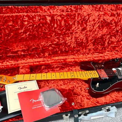 Fender American Vintage II '77 Telecaster Custom - Wine image 2