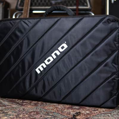 MONO Pedalboard Medium Black + Tour Accessory Case 2.0 Black image 6