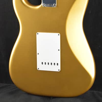 Mint Fender Vintera III Late '50s Stratocaster Aztec Gold Maple Fingerboard image 7