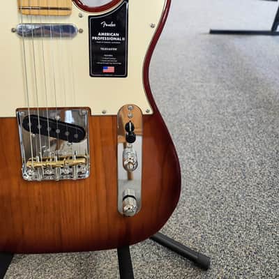 New 2025 Fender American Professional II Telecaster - Sienna Sunburst with Fender Deluxe Molded Case image 3